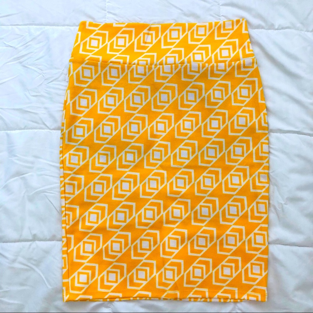 Yellow & white LuLaRoe M Cassie
